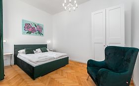 Nowy Świat 28 by Homeprime